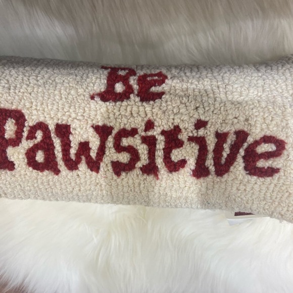 ๐ Chandler 4 Corners Hand Hooked Wool Pillow Black Lab Be Pawsitive 8x24 ๐พ - Picture 5 of 7